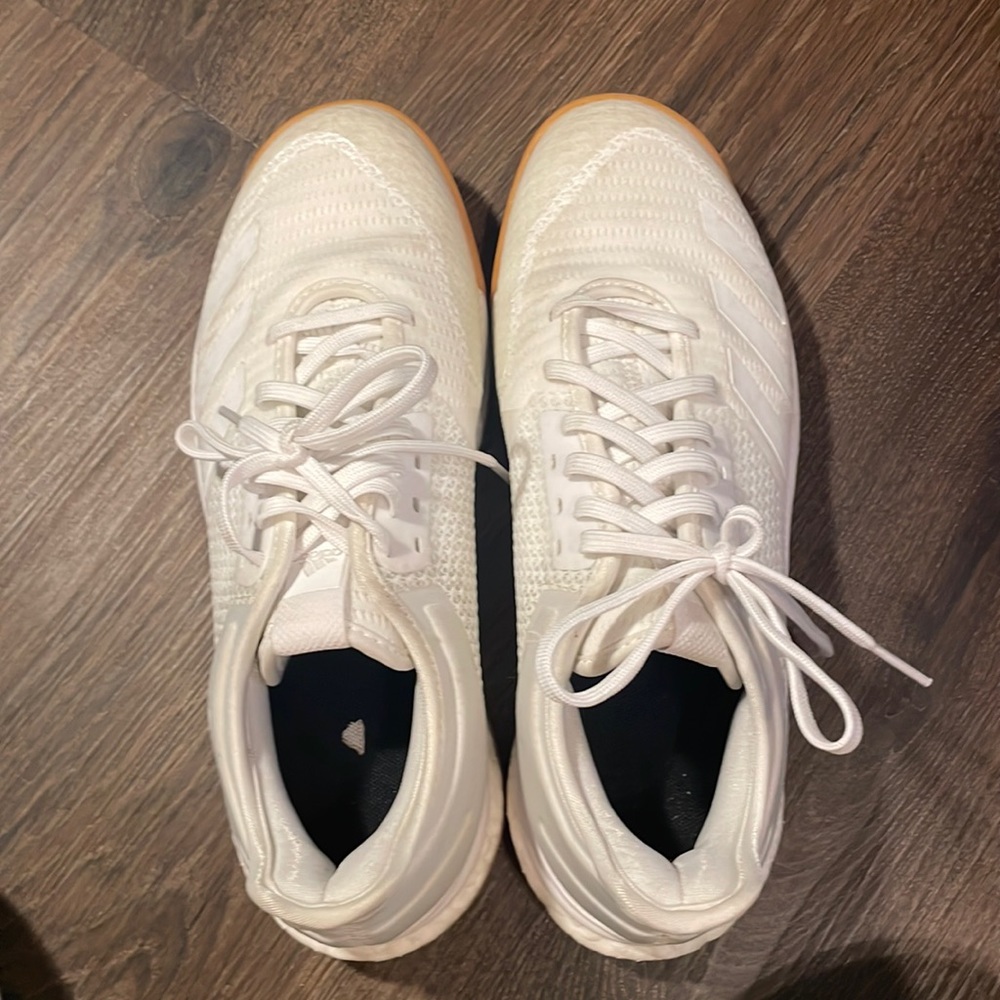 Adidas tennis shoes, Size 7